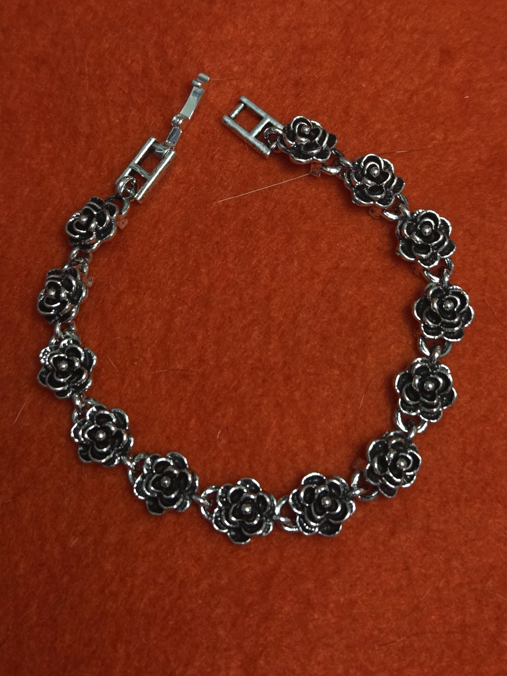 Stylish 925 Silver Vintage Bracelet with European-Inspired Rose Design